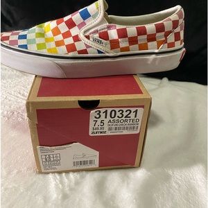 W/9 M/7.5 RAINBOW CHECKER PRINT VANS